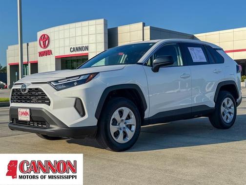2025 Toyota RAV4 LE