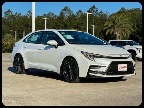 Pearl 2024 Toyota Corolla SE