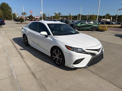 2019 Toyota Camry SE