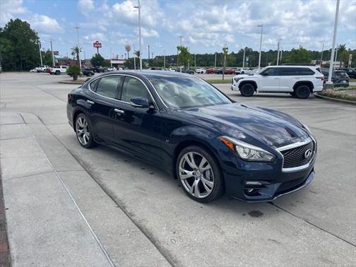 2015 INFINITI Q70 3.7