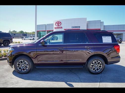 Jewel Red Metallic Tinted Clearcoat 2023 Ford Expedition XLT