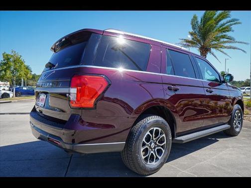 Jewel Red Metallic Tinted Clearcoat 2023 Ford Expedition XLT