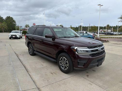 Jewel Red Metallic Tinted Clearcoat 2023 Ford Expedition XLT
