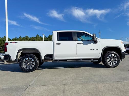 2022 Chevrolet Silverado 2500 Custom