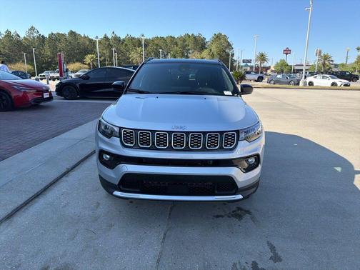 Silver Zynith Metallic Clearcoat 2025 Jeep Compass Limited