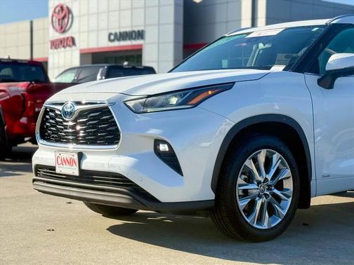 2022 Toyota Highlander Hybrid Limited