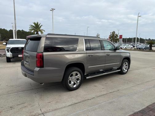 2019 Chevrolet Suburban LT