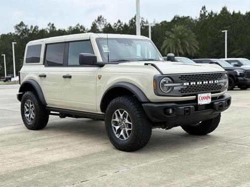 Desert Sand 2025 Ford Bronco Badlands