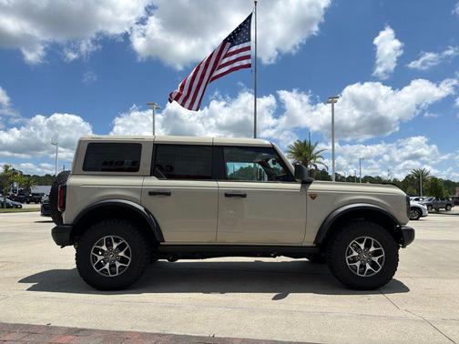 Desert Sand 2025 Ford Bronco Badlands