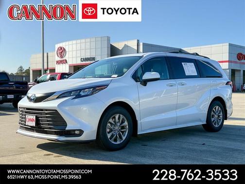 2025 Toyota Sienna XLE