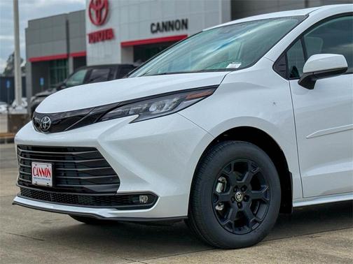 2026 Toyota Sienna Woodland Edition