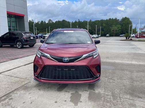 2022 Toyota Sienna XSE 7 Passenger