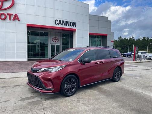 2022 Toyota Sienna XSE 7 Passenger