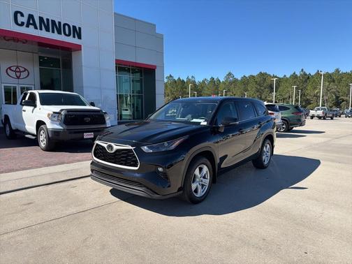 2024 Toyota Highlander LE