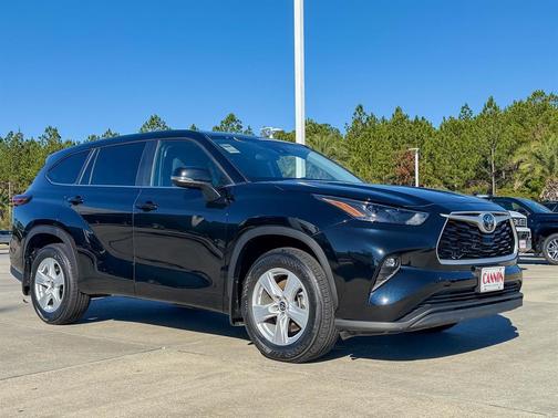 2024 Toyota Highlander LE