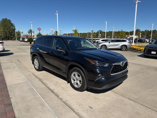 2024 Toyota Highlander LE