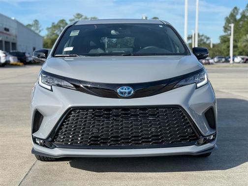 2025 Toyota Sienna XSE 7 Passenger