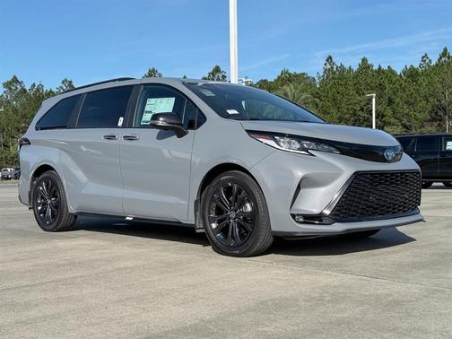 2025 Toyota Sienna XSE 7 Passenger