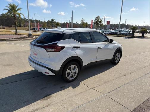 2021 Nissan Kicks S