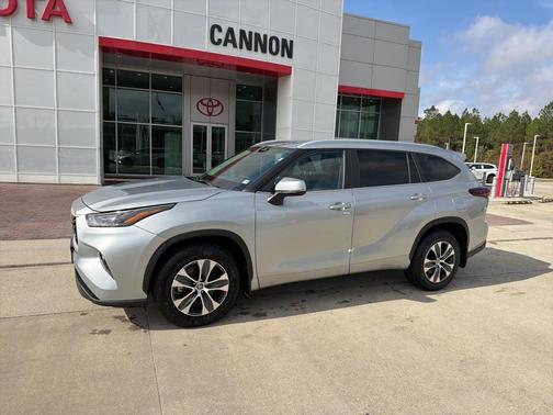 2024 Toyota Highlander XLE