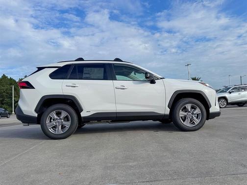 2025 Toyota RAV4 Hybrid LE