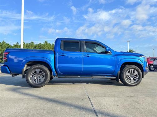 2025 Nissan Frontier SV