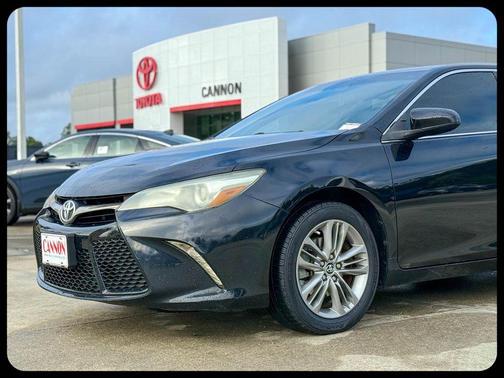 Midnight Black Metallic 2016 Toyota Camry SE