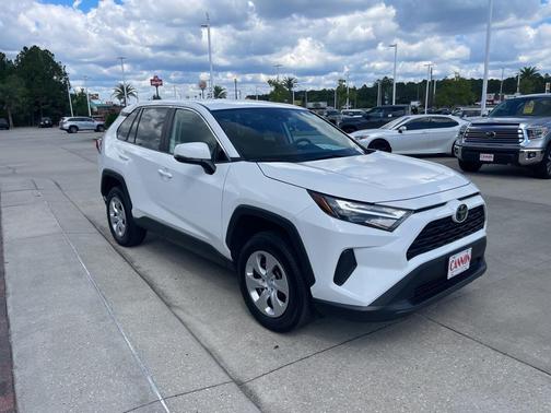 2024 Toyota RAV4 LE