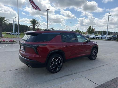 Radiant Red Tintcoat 2025 Chevrolet Traverse High Country