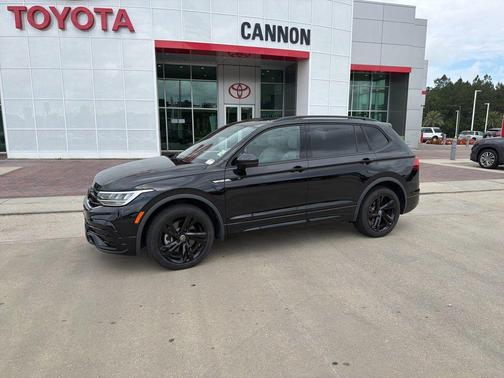 Deep Black 2024 Volkswagen Tiguan 2.0T SE R-Line Black