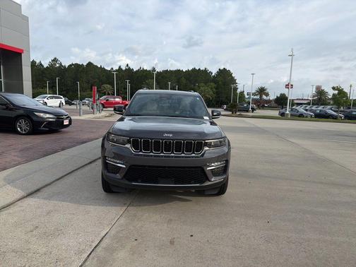 Baltic Gray Metallic Clearcoat 2024 Jeep Grand Cherokee Limited
