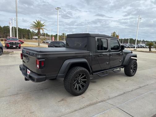 2021 Jeep Gladiator Sport