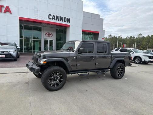 2021 Jeep Gladiator Sport