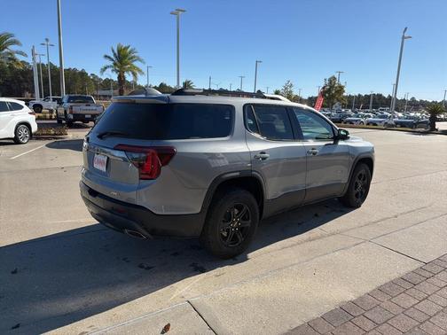 2023 GMC Acadia AWD AT4