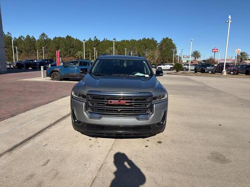 2023 GMC Acadia AWD AT4