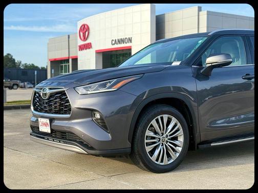 Magnetic Gray Metallic 2023 Toyota Highlander Platinum
