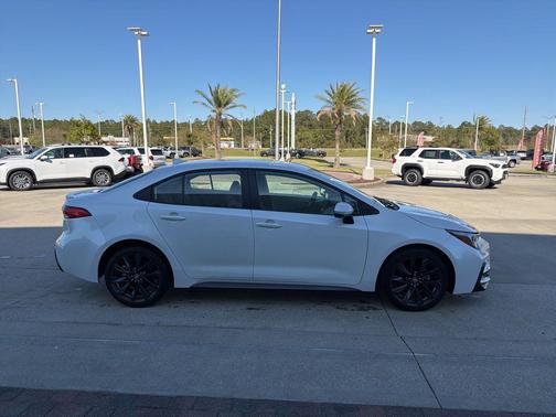 Wind Chill Pearl 2024 Toyota Corolla SE