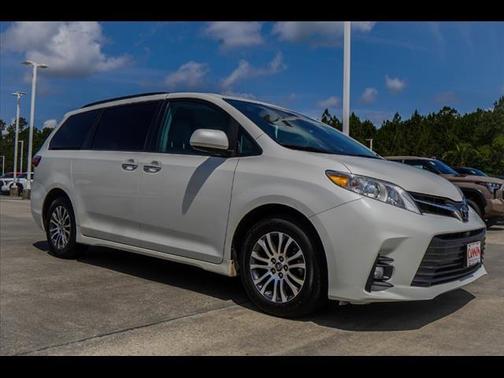 2018 Toyota Sienna XLE Premium