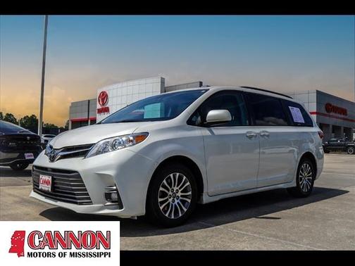 2018 Toyota Sienna XLE Premium
