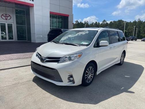 2018 Toyota Sienna SE