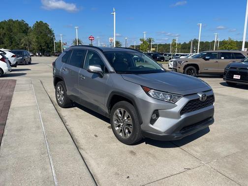 2021 Toyota RAV4 XLE Premium