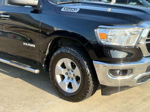 Diamond Black Crystal Pearlcoat 2019 RAM 1500 Big Horn