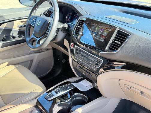 2021 Honda Pilot Touring 8-Passenger