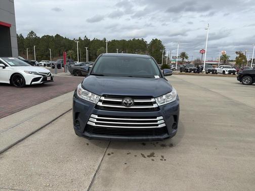 2019 Toyota Highlander LE I4