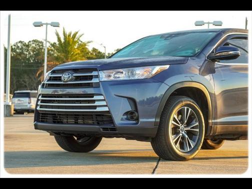 2019 Toyota Highlander LE I4