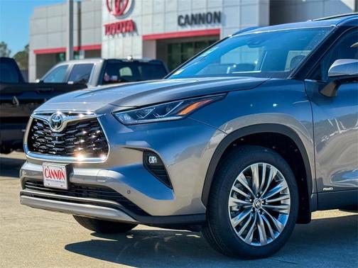 2026 Toyota Highlander Hybrid Platinum