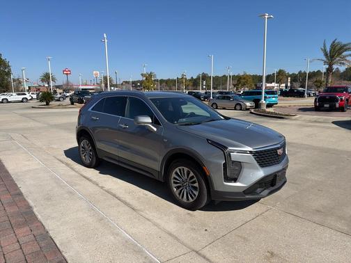 2024 Cadillac XT4 Premium Luxury