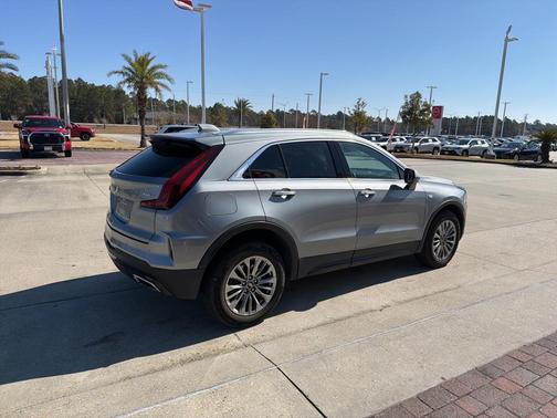 2024 Cadillac XT4 Premium Luxury