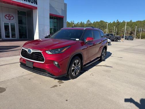 2024 Toyota Highlander Hybrid XLE