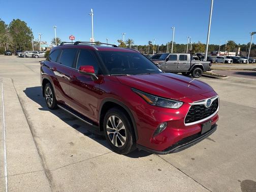 2024 Toyota Highlander Hybrid XLE